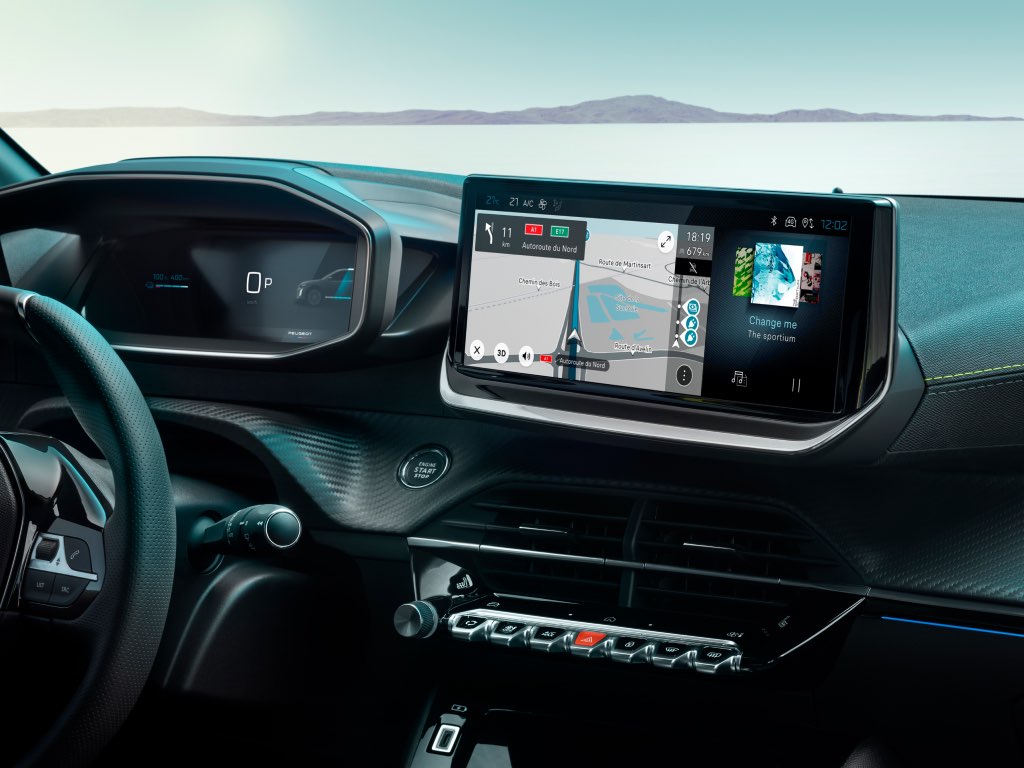 Nowy PEUGEOT E-208 – 10-calowy ekran dotykowy