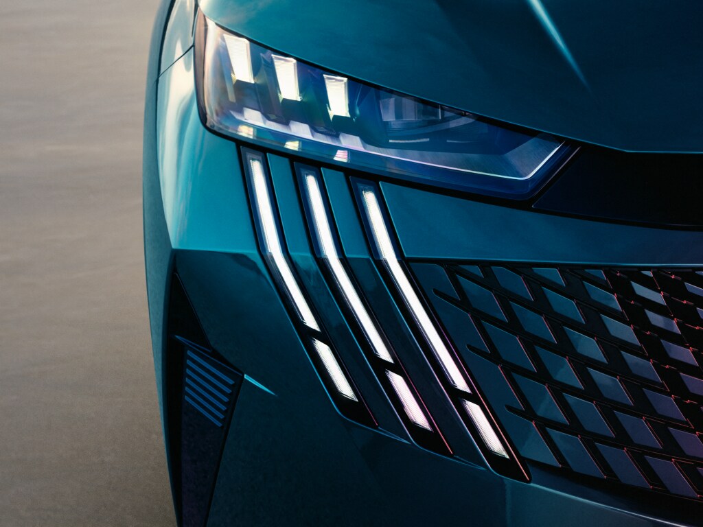 Reflektory PEUGEOT PIXEL LED nowego PEUGEOT 3008 Hybrid Blue Obsession