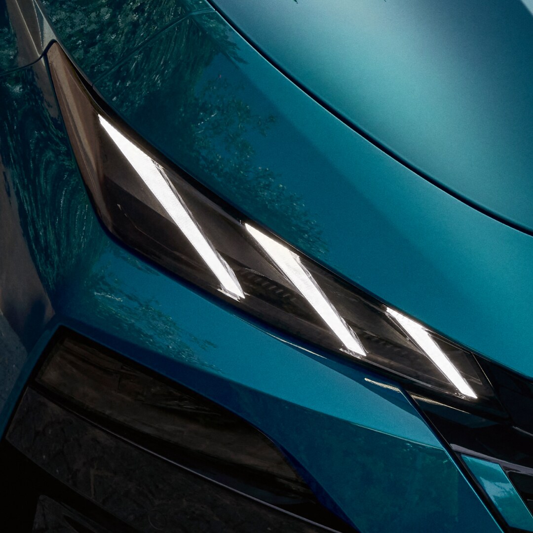 Nowy PEUGEOT 308 – podświetlany emblemat